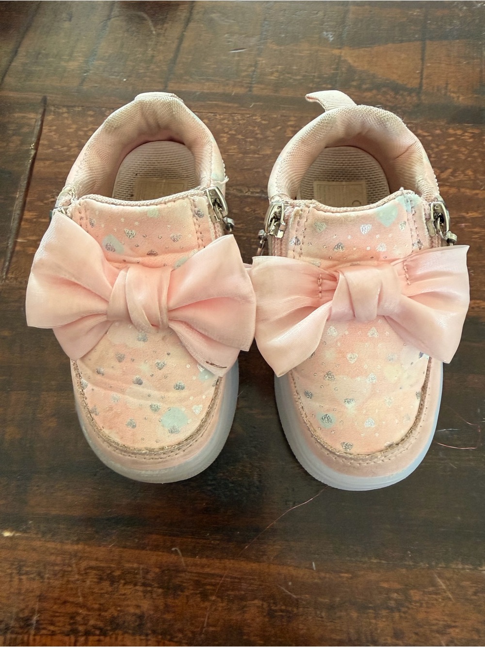 👚CLOSET CLEAN OUT SALE👖Girls Pink Bow Sparkle Light up Slip-On Sneakers size 7
